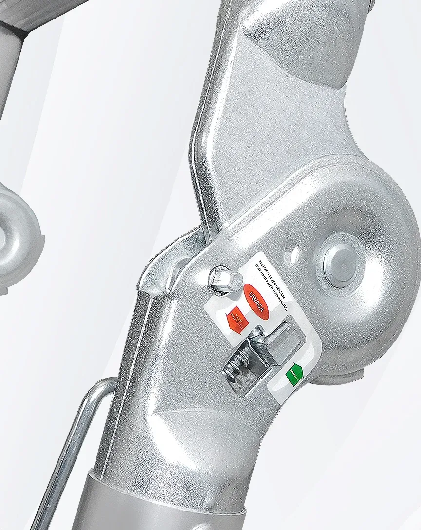 Sturdy hinge joint close-up